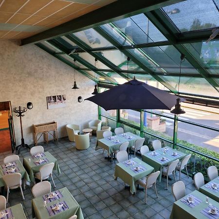 L'Auberge De L'Olive Домпиер-сюр-Бебр Екстериор снимка